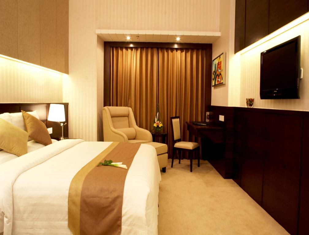 Harbour View Hotel & Resort Джухай Стая снимка